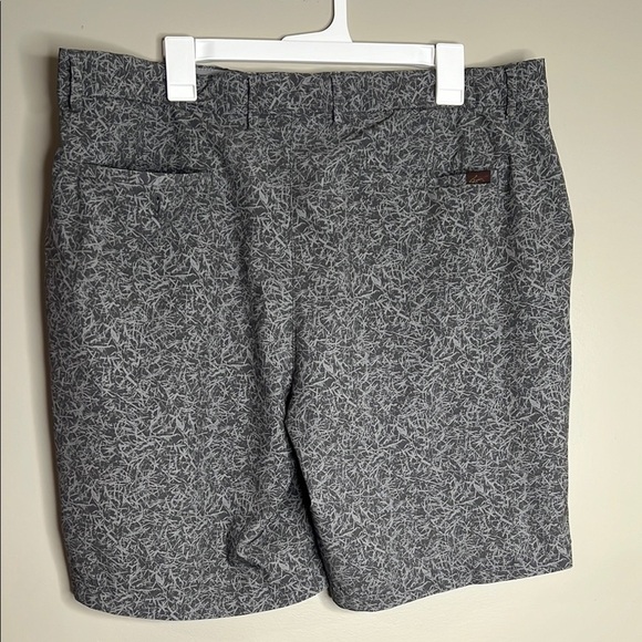 Greg Norman Men's Gray Patterned Shorts 36 - Picture 6 of 8